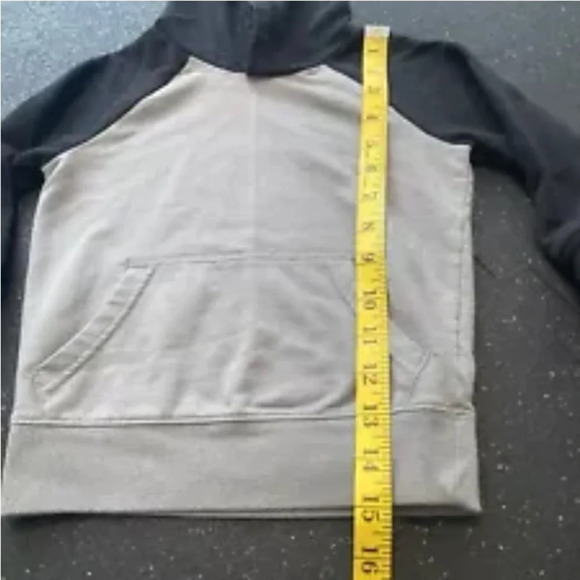 Jumping Beans Hoodie Boys Size 2T Pullover Front Pocket Knit Gray Color Block - Picture 4 of 6